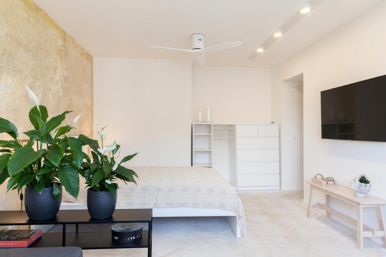 Uni Apartament Лодзь Экстерьер фото