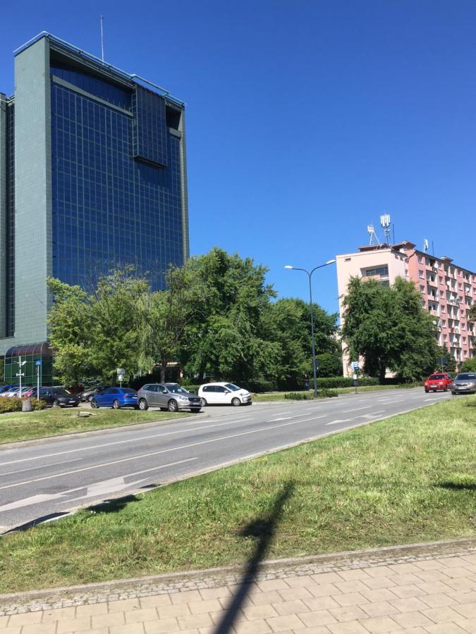 Uni Apartament Лодзь Экстерьер фото